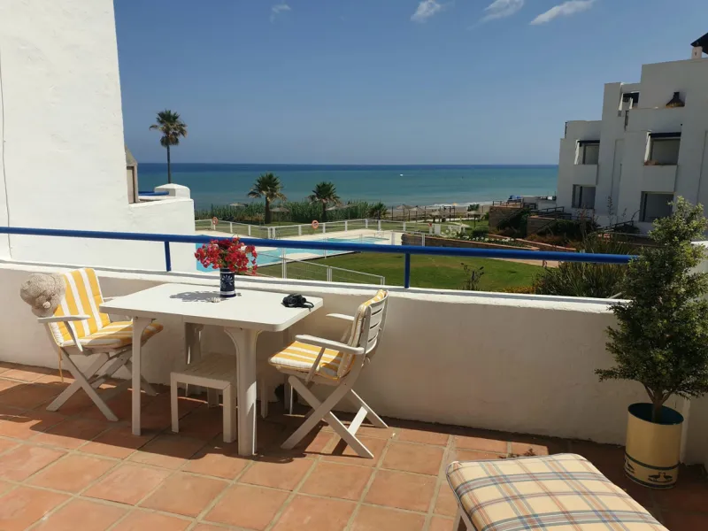 House - Semi-Detached House в продаже в Casares, Málaga. В доме 2 спален и 3 ванных комнат. Площадь дома 155 м²