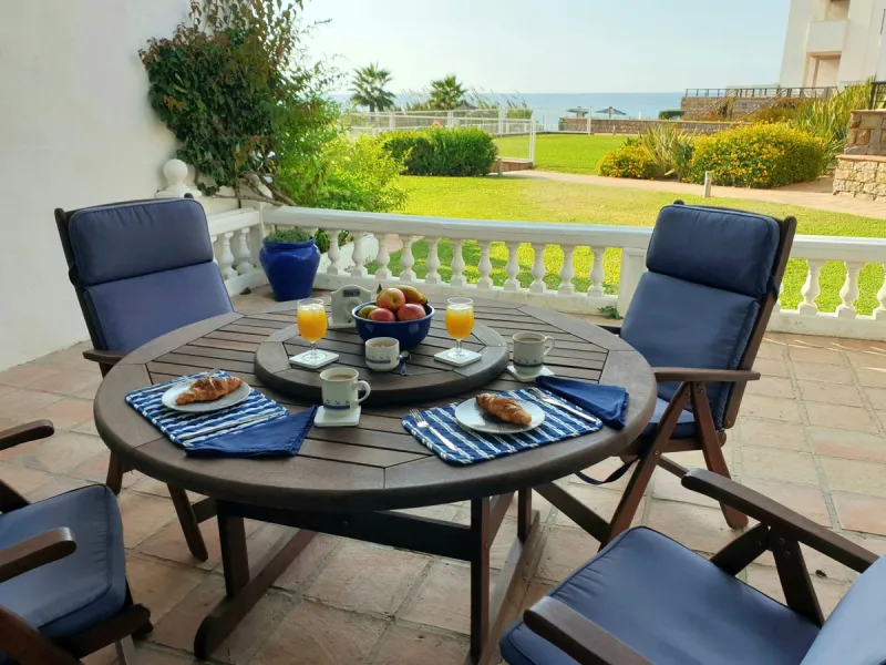 House - Semi-Detached House в продаже в Casares, Málaga. В доме 2 спален и 3 ванных комнат. Площадь дома 155 м²