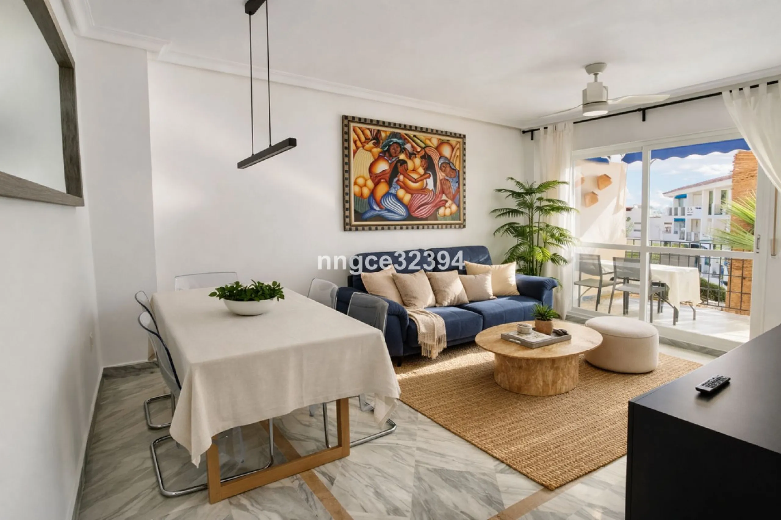 A rare opportunity located beside the popular Restaurante Samna, and within a short distance of Breath and the Puerto Banús Marina. This beautifully presented 2-bedroom, 2-bathroom apartment offers the perfect blend of lifestyle, location, and income pote
