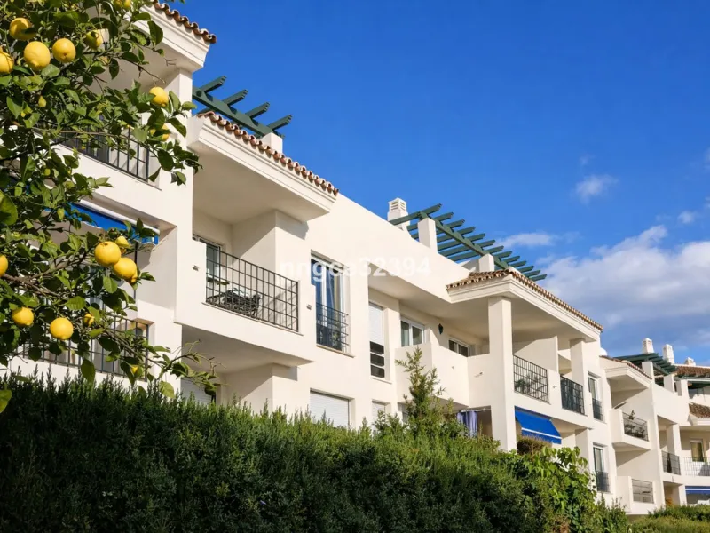 A rare opportunity located beside the popular Restaurante Samna, and within a short distance of Breath and the Puerto Banús Marina. This beautifully presented 2-bedroom, 2-bathroom apartment offers the perfect blend of lifestyle, location, and income pote