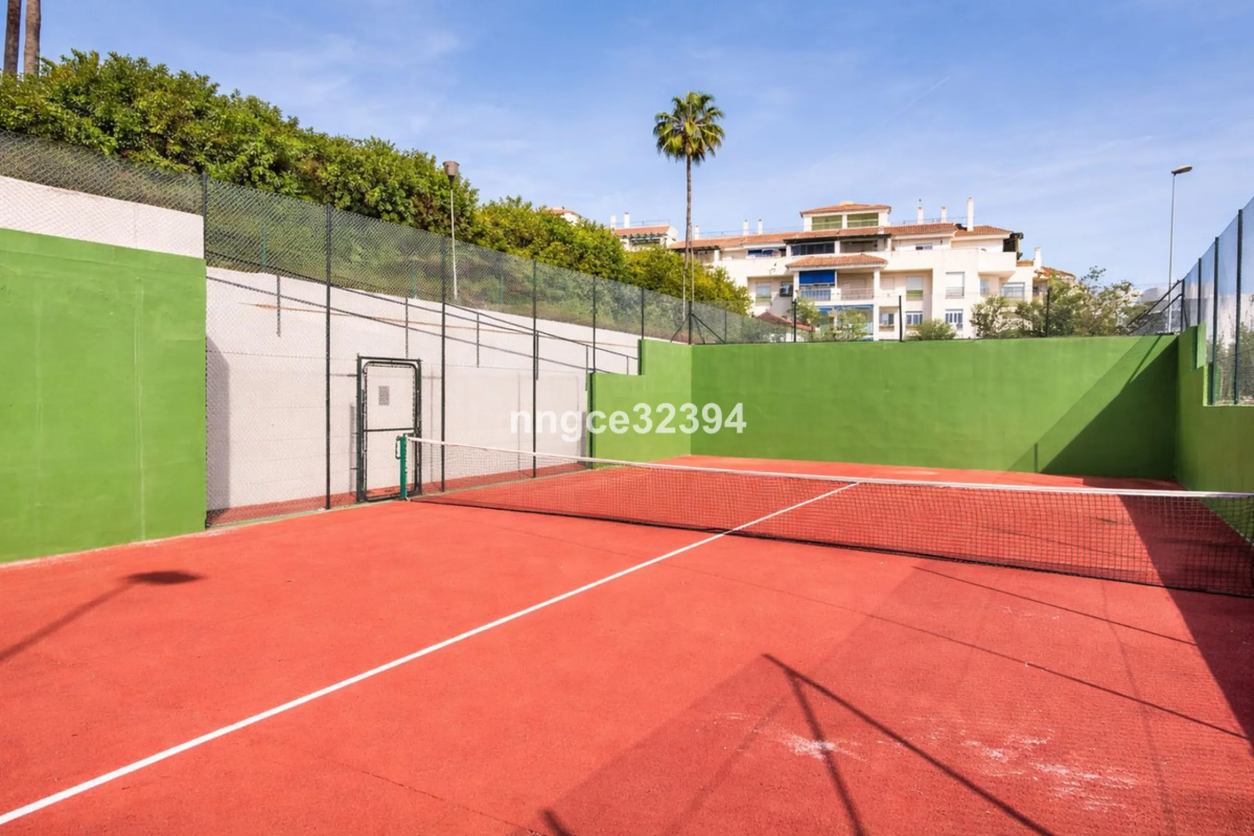 A rare opportunity located beside the popular Restaurante Samna, and within a short distance of Breath and the Puerto Banús Marina. This beautifully presented 2-bedroom, 2-bathroom apartment offers the perfect blend of lifestyle, location, and income pote