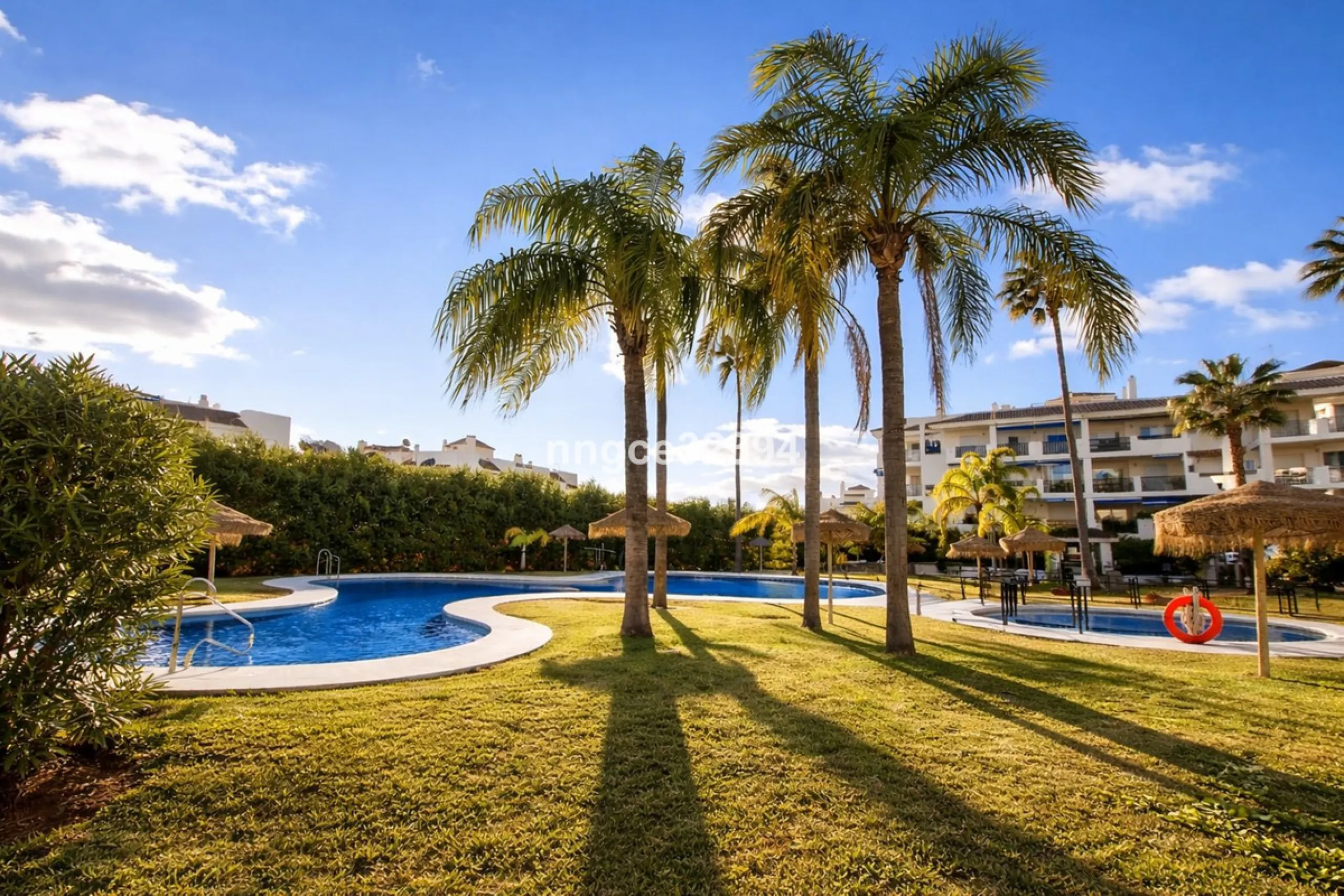 A rare opportunity located beside the popular Restaurante Samna, and within a short distance of Breath and the Puerto Banús Marina. This beautifully presented 2-bedroom, 2-bathroom apartment offers the perfect blend of lifestyle, location, and income pote