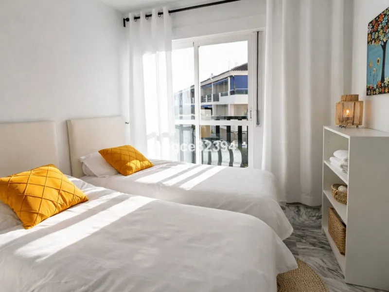 A rare opportunity located beside the popular Restaurante Samna, and within a short distance of Breath and the Puerto Banús Marina. This beautifully presented 2-bedroom, 2-bathroom apartment offers the perfect blend of lifestyle, location, and income pote
