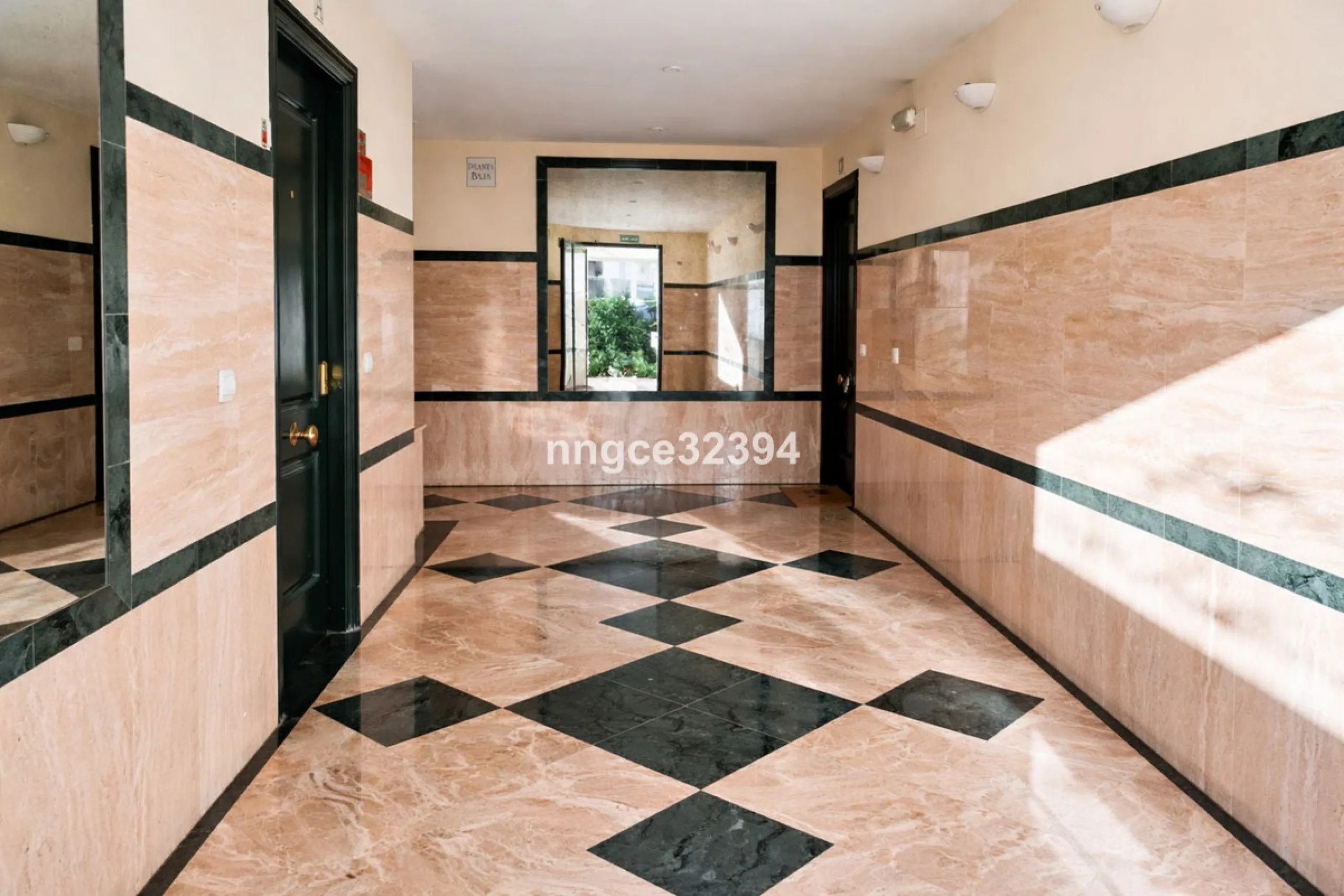 A rare opportunity located beside the popular Restaurante Samna, and within a short distance of Breath and the Puerto Banús Marina. This beautifully presented 2-bedroom, 2-bathroom apartment offers the perfect blend of lifestyle, location, and income pote