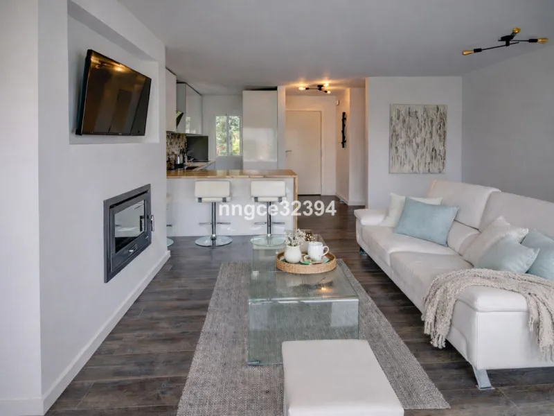 Tourist-licensed apartment located just steps from the iconic Hard Rock Hotel Marbella and only 900 m (a 10–15-minute walk or 3-minute drive) from the world-renowned marina of Puerto Banús.
