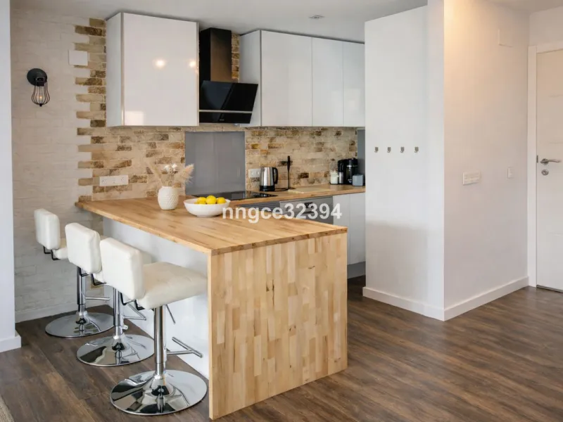Tourist-licensed apartment located just steps from the iconic Hard Rock Hotel Marbella and only 900 m (a 10–15-minute walk or 3-minute drive) from the world-renowned marina of Puerto Banús.