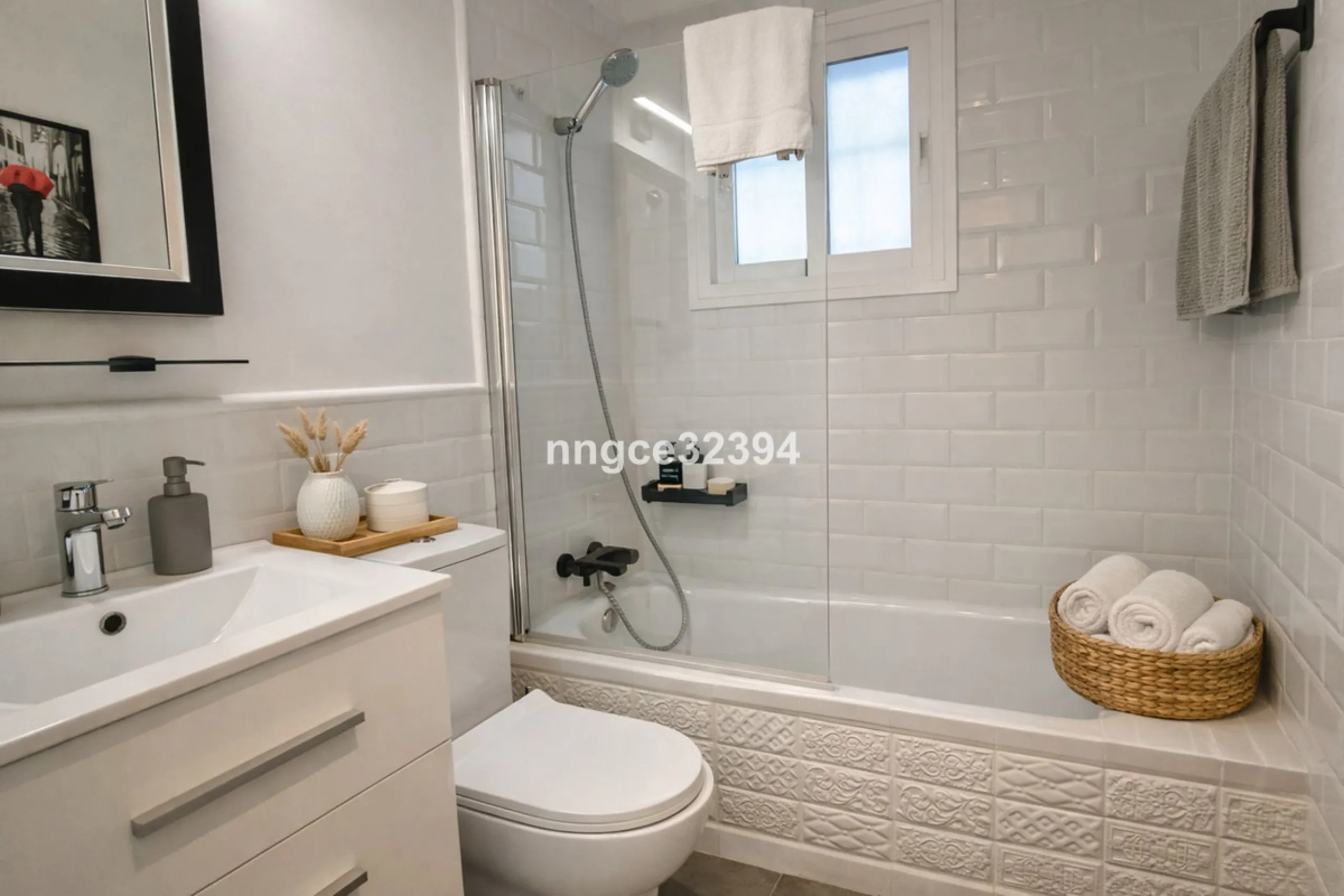 Tourist-licensed apartment located just steps from the iconic Hard Rock Hotel Marbella and only 900 m (a 10–15-minute walk or 3-minute drive) from the world-renowned marina of Puerto Banús.