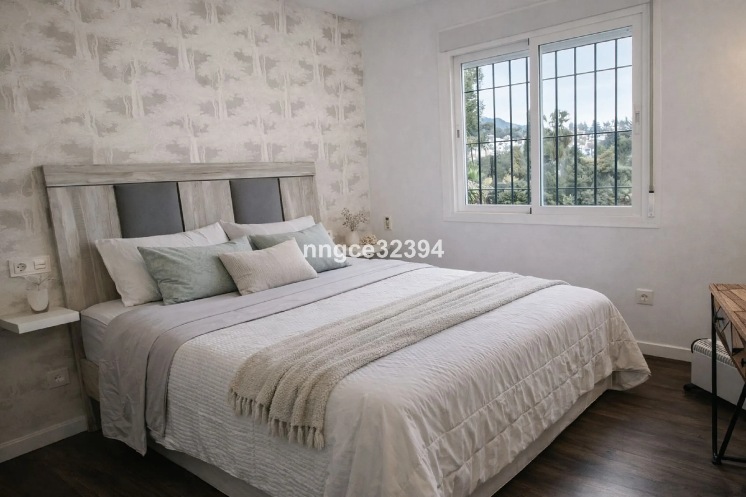 Tourist-licensed apartment located just steps from the iconic Hard Rock Hotel Marbella and only 900 m (a 10–15-minute walk or 3-minute drive) from the world-renowned marina of Puerto Banús.