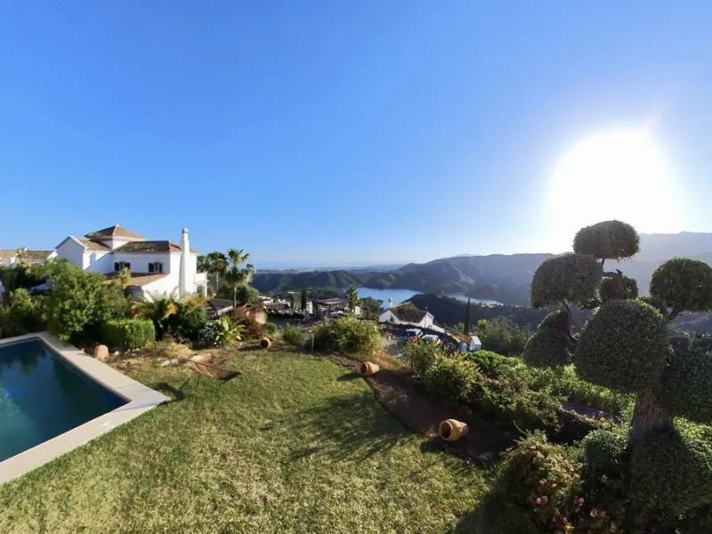 Detached Villa in Sierra Blanca Country Club