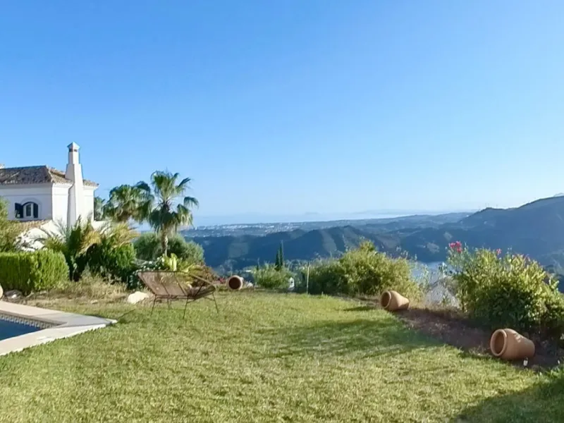 Detached Villa in Sierra Blanca Country Club