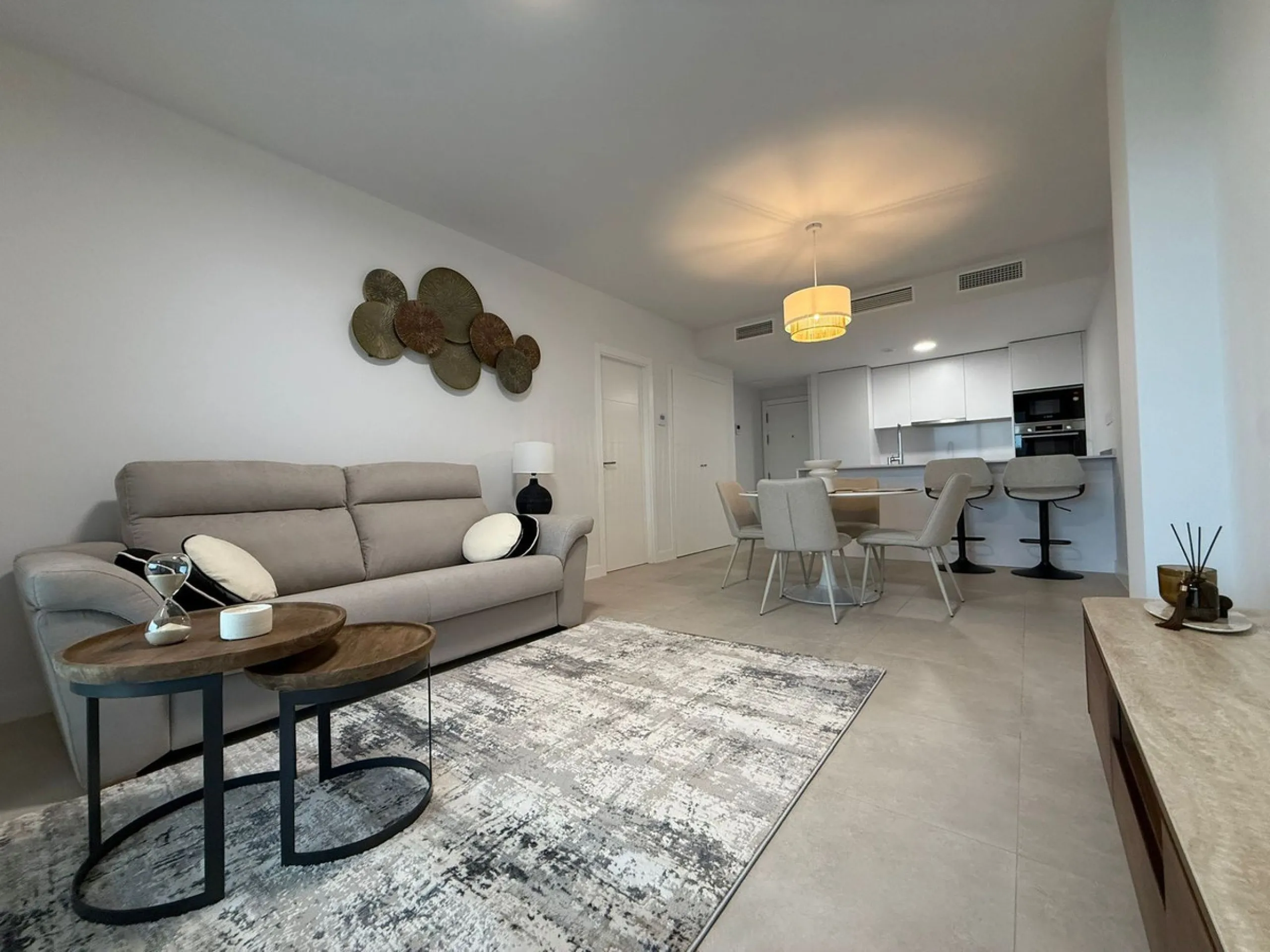 Apartment - Ground Floor Apartment в продаже в Estepona, Málaga. В доме 1 спален и 1 ванных комнат. Площадь дома 72 м². Площадь участка 27 м²