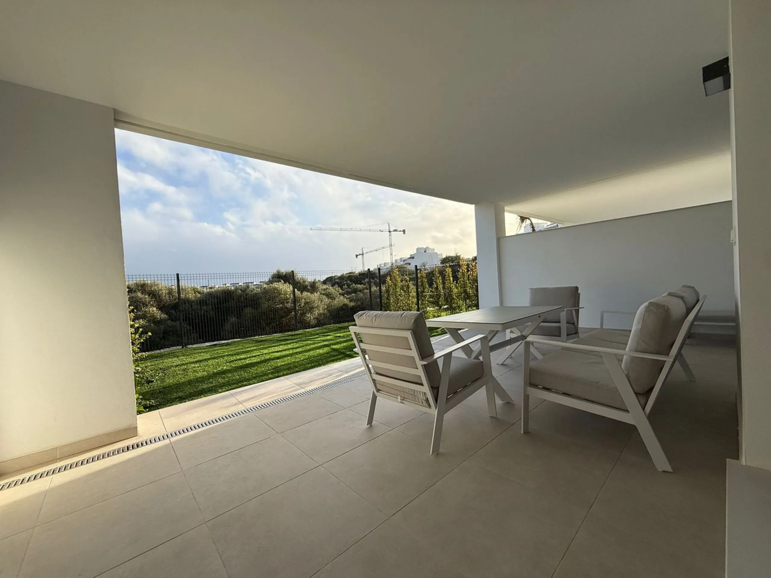 Apartment - Ground Floor Apartment в продаже в Estepona, Málaga. В доме 1 спален и 1 ванных комнат. Площадь дома 72 м². Площадь участка 27 м²
