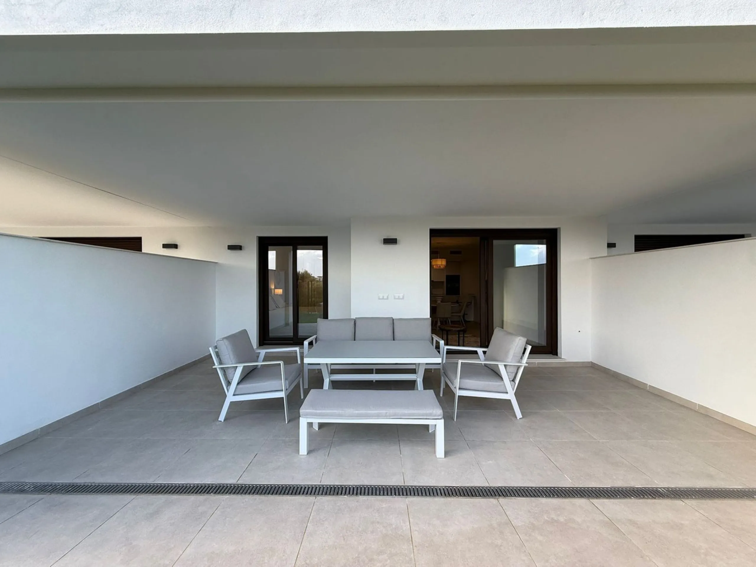 Apartment - Ground Floor Apartment в продаже в Estepona, Málaga. В доме 1 спален и 1 ванных комнат. Площадь дома 72 м². Площадь участка 27 м²