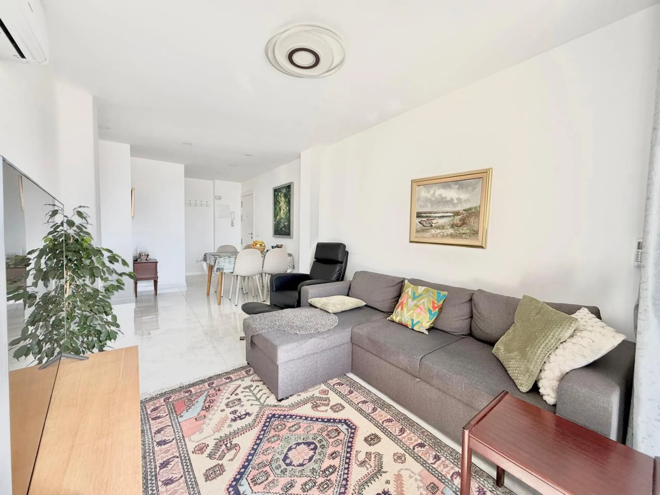.Top-Floor Apartment in the Heart of Fuengirola with Open Views & Afternoon Sun