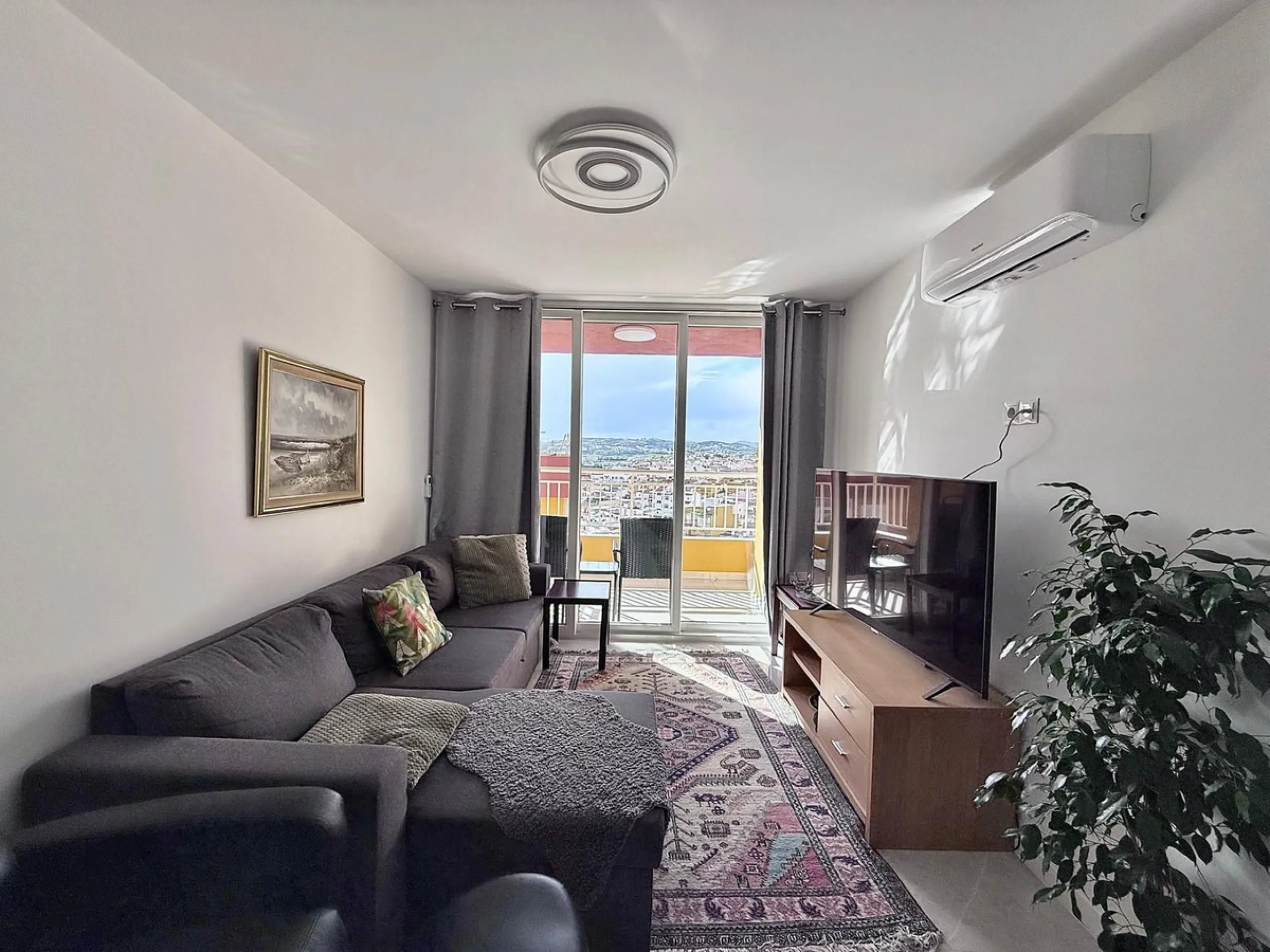 .Top-Floor Apartment in the Heart of Fuengirola with Open Views & Afternoon Sun