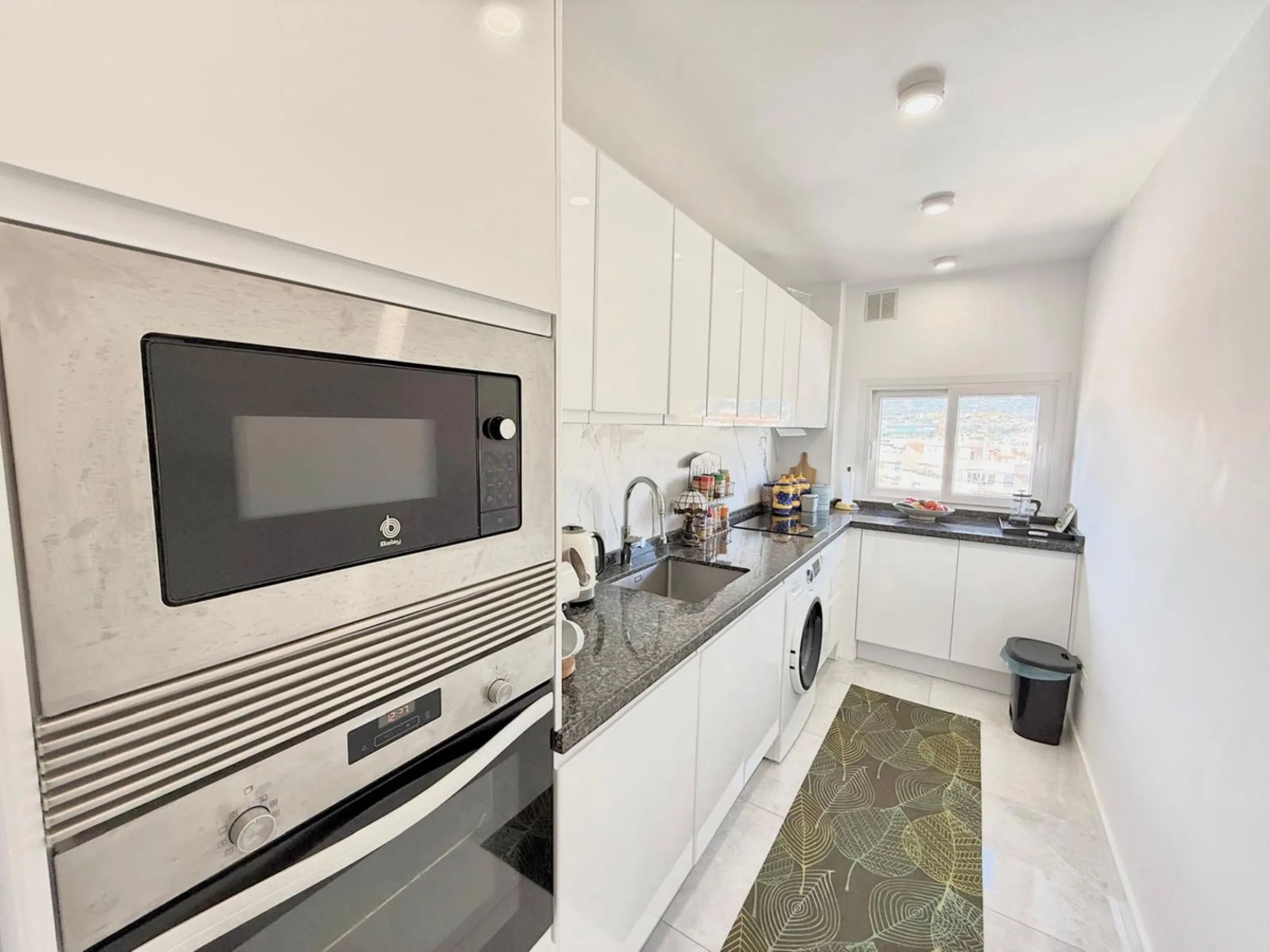 .Top-Floor Apartment in the Heart of Fuengirola with Open Views & Afternoon Sun