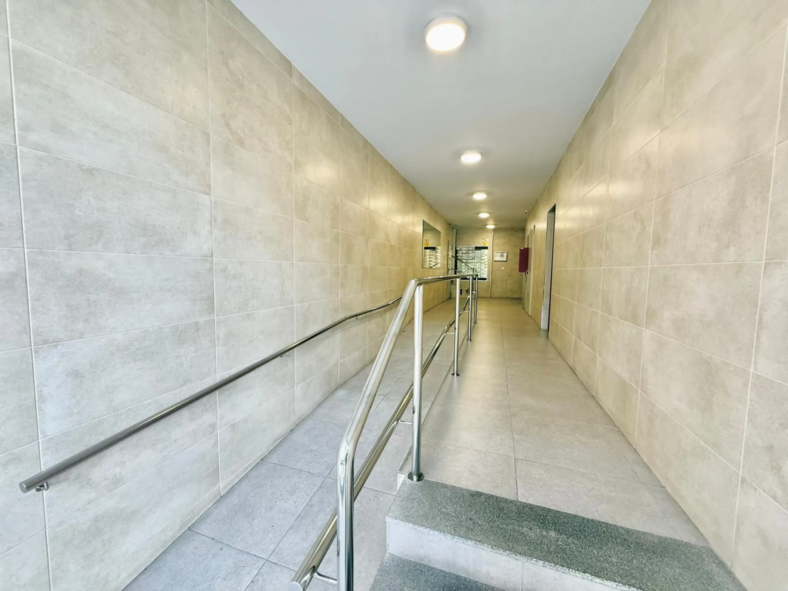 .Top-Floor Apartment in the Heart of Fuengirola with Open Views & Afternoon Sun