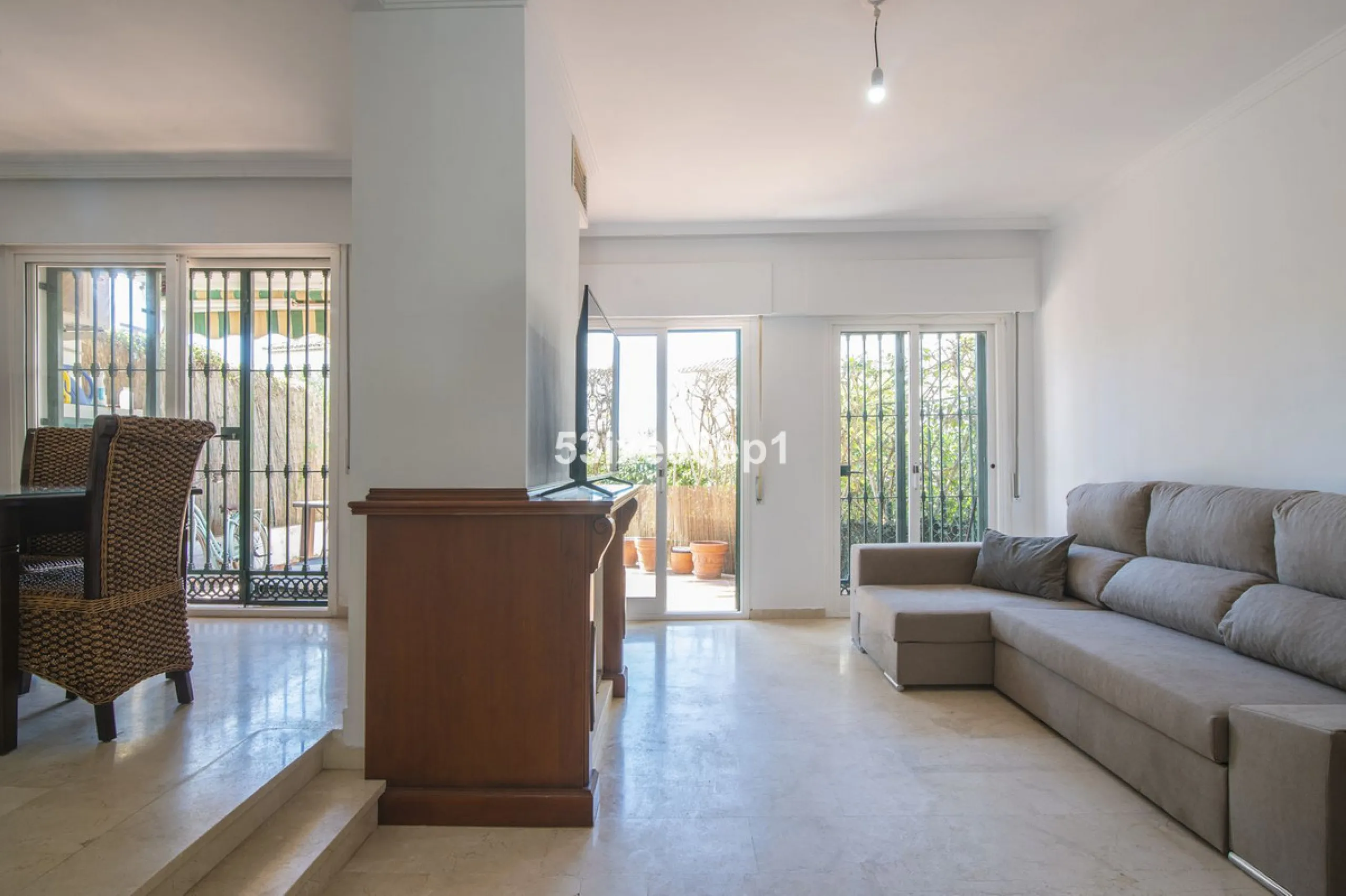 Spacious Semi-Detached Home in El Padrón, Estepona