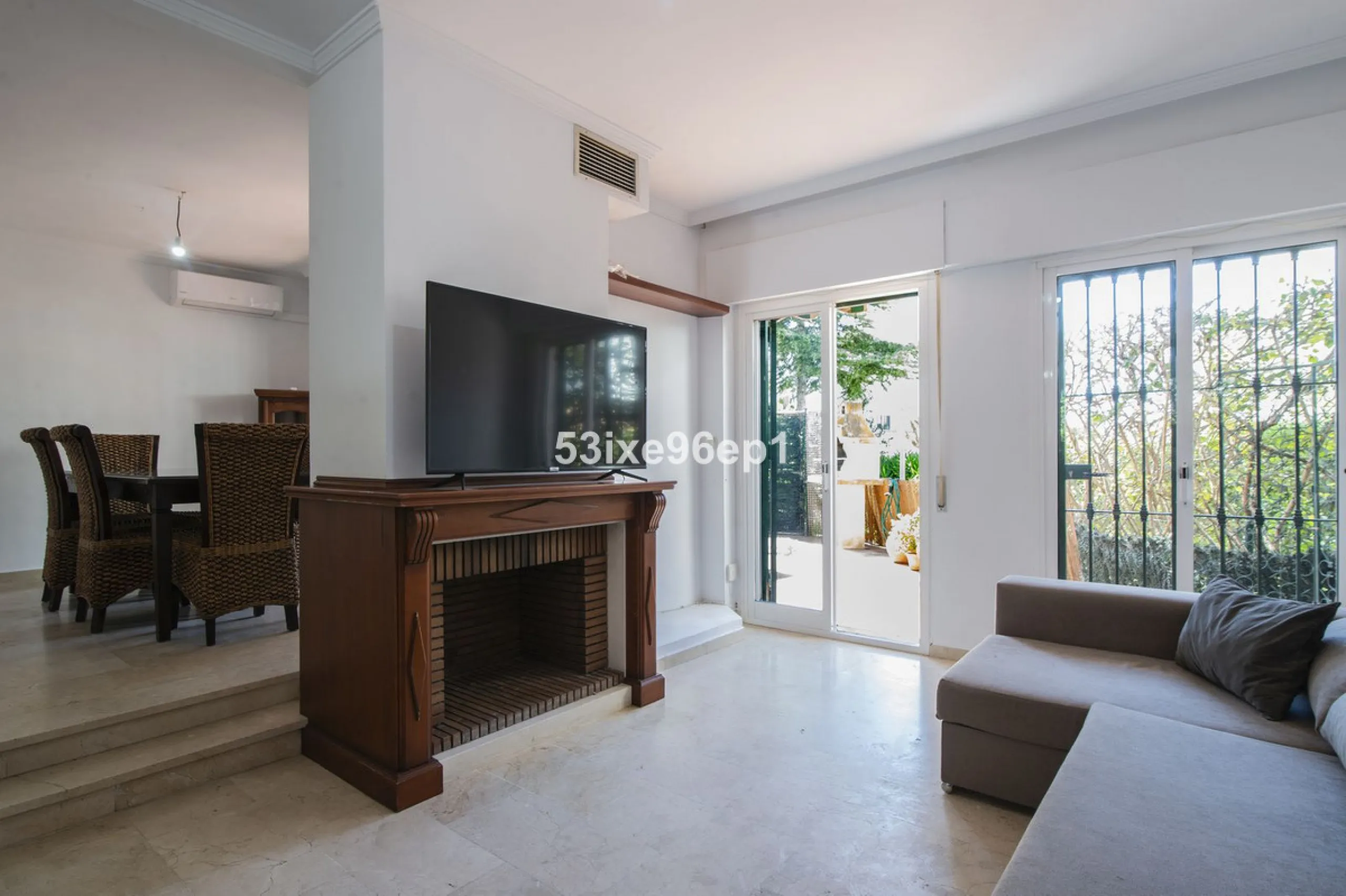 Spacious Semi-Detached Home in El Padrón, Estepona