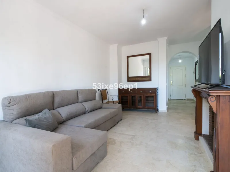 Spacious Semi-Detached Home in El Padrón, Estepona