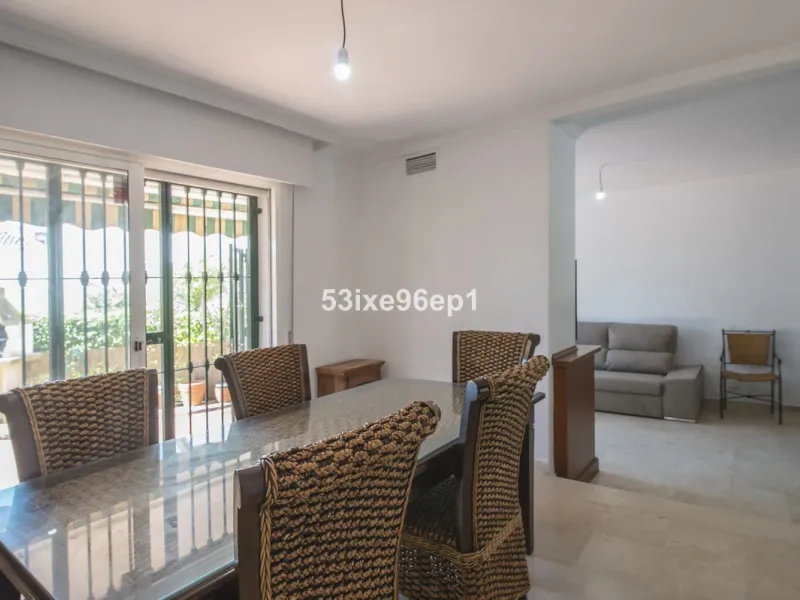 Spacious Semi-Detached Home in El Padrón, Estepona