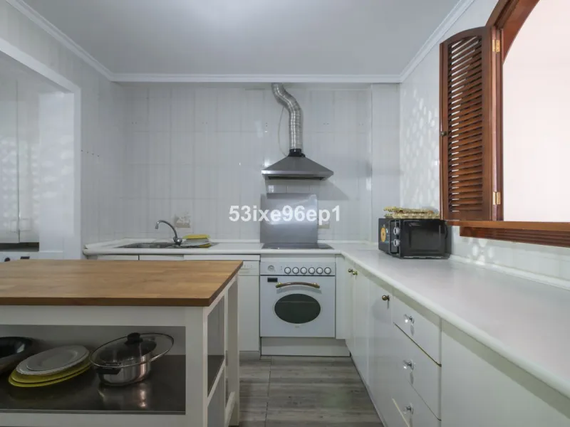 Spacious Semi-Detached Home in El Padrón, Estepona