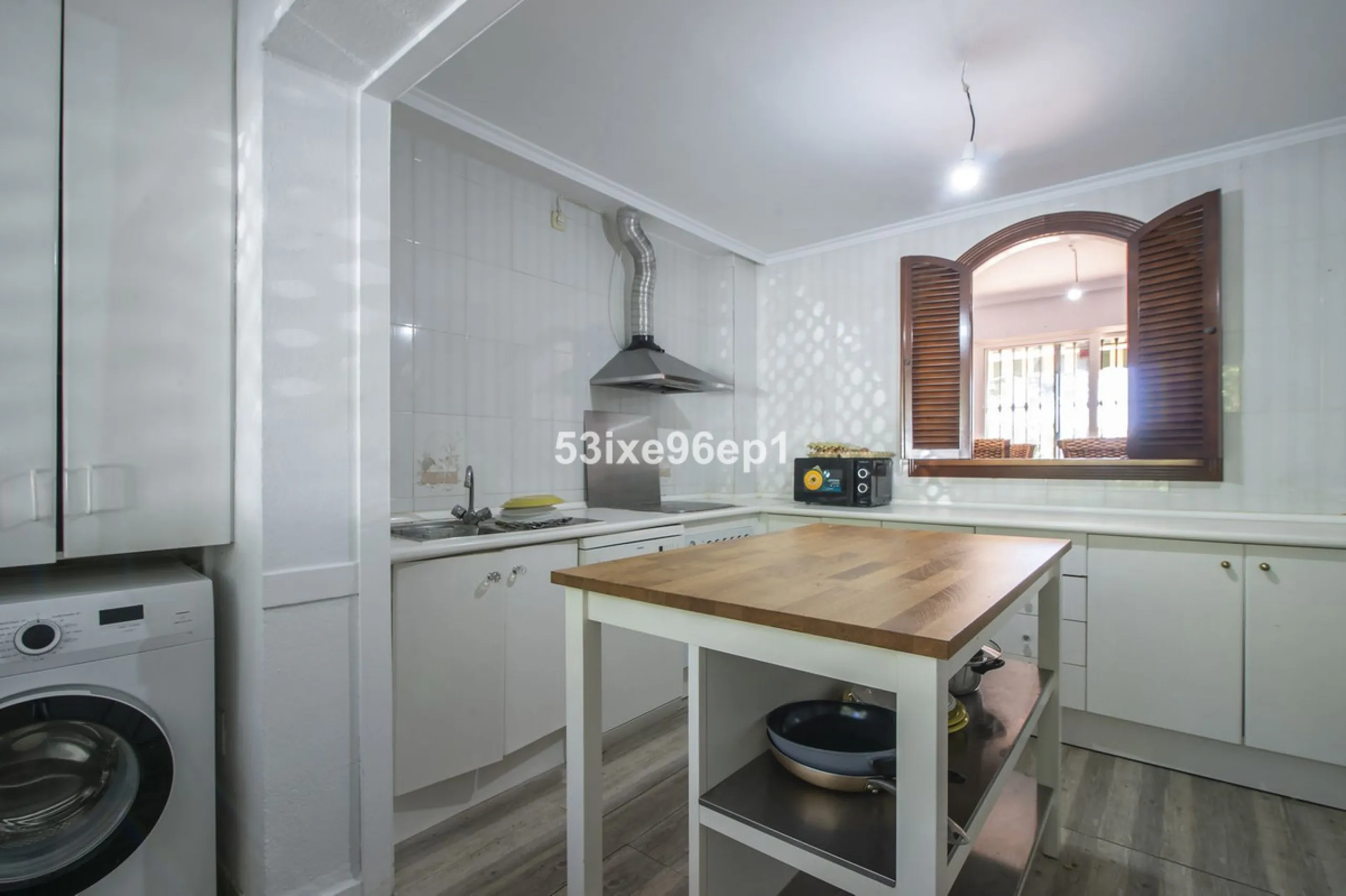 Spacious Semi-Detached Home in El Padrón, Estepona