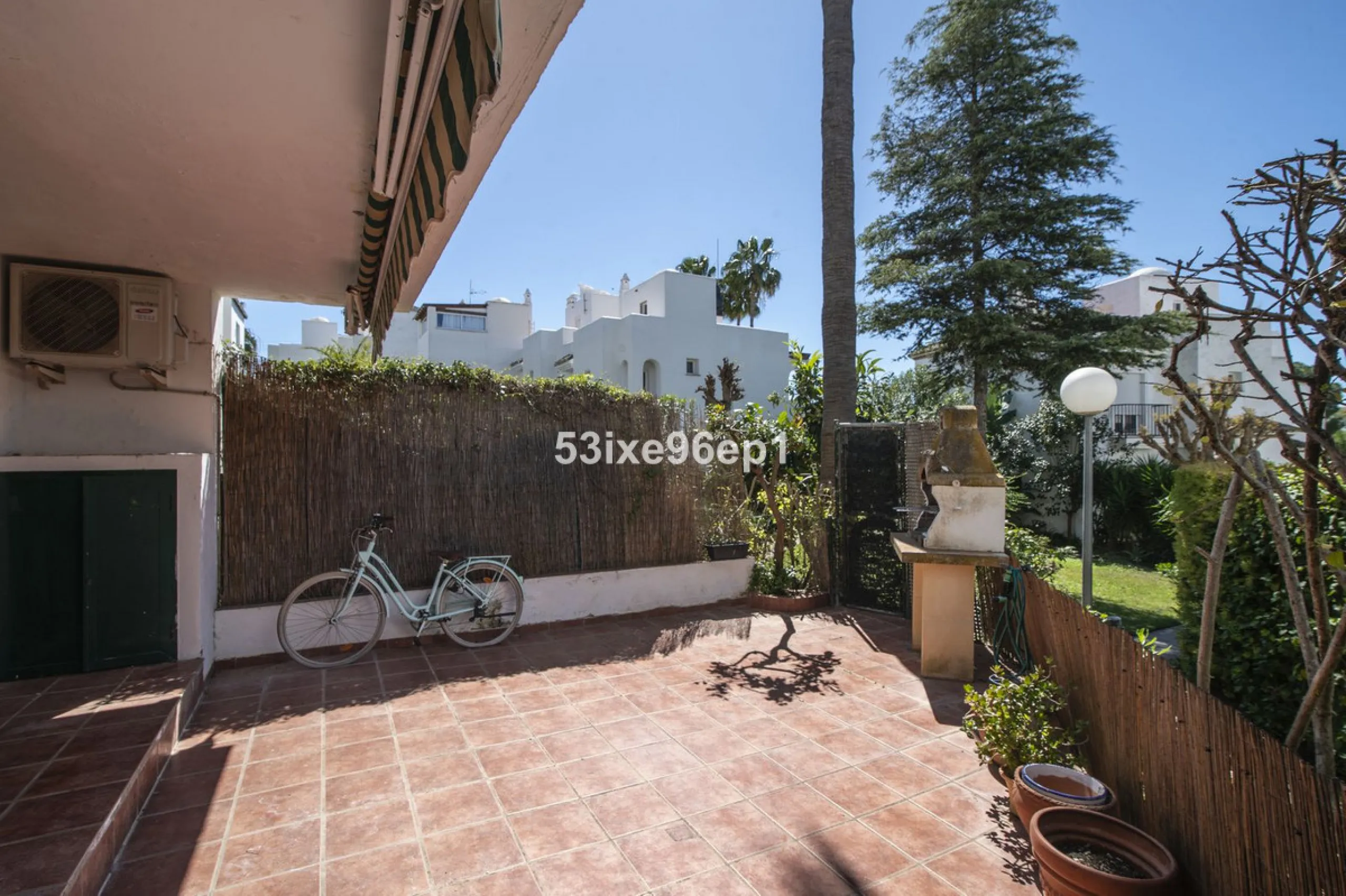Spacious Semi-Detached Home in El Padrón, Estepona