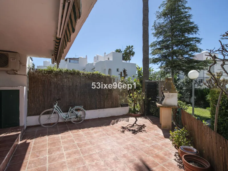 Spacious Semi-Detached Home in El Padrón, Estepona
