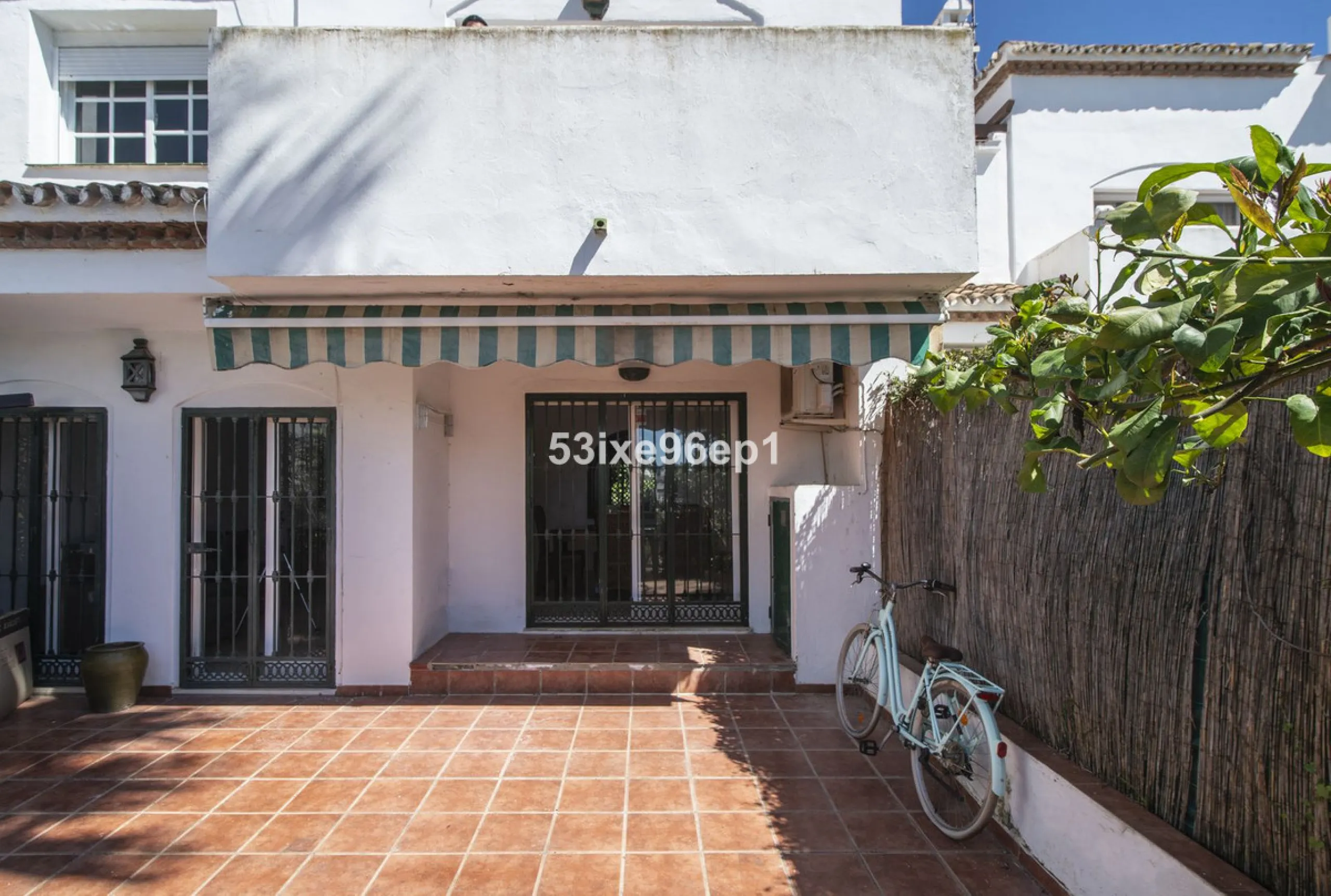 Spacious Semi-Detached Home in El Padrón, Estepona