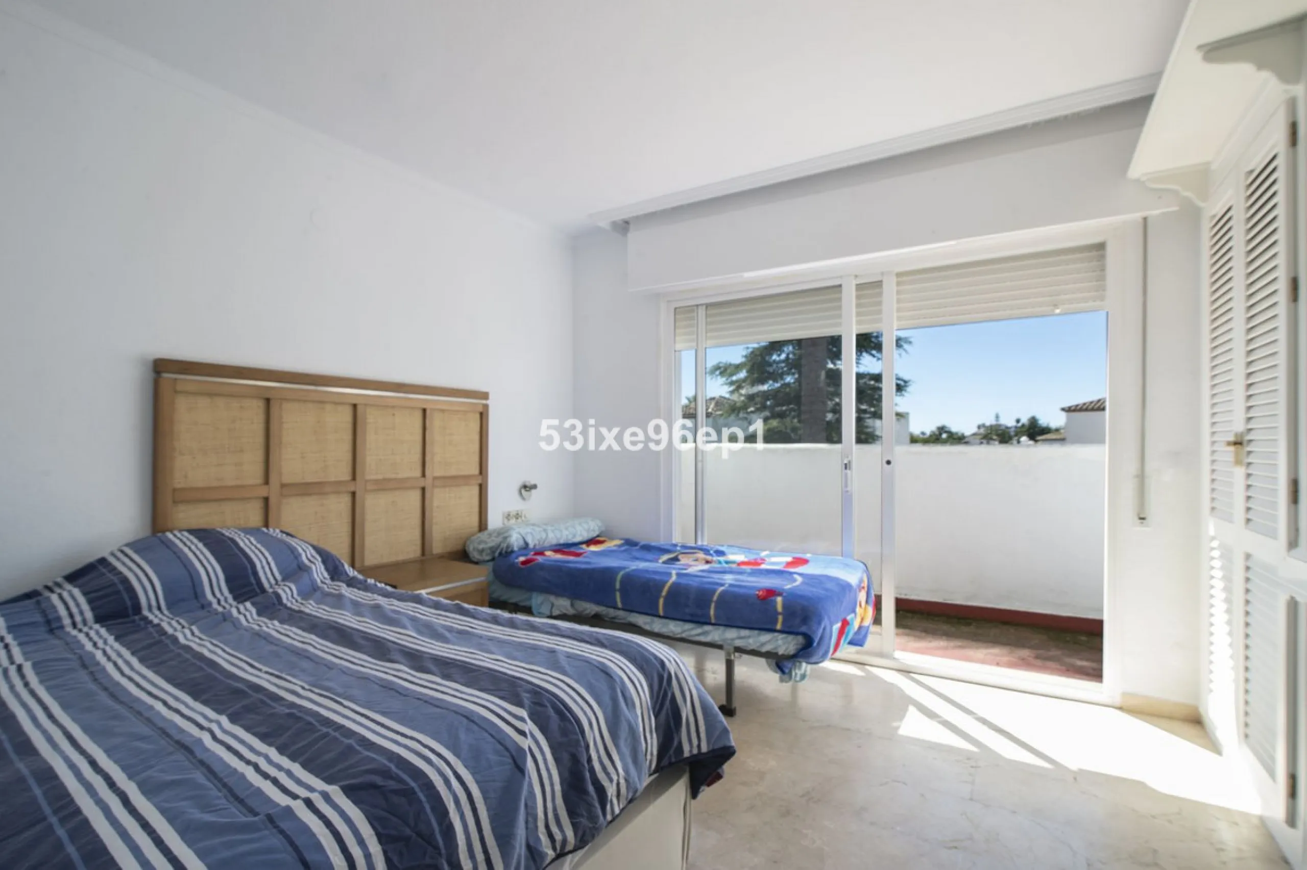 Spacious Semi-Detached Home in El Padrón, Estepona