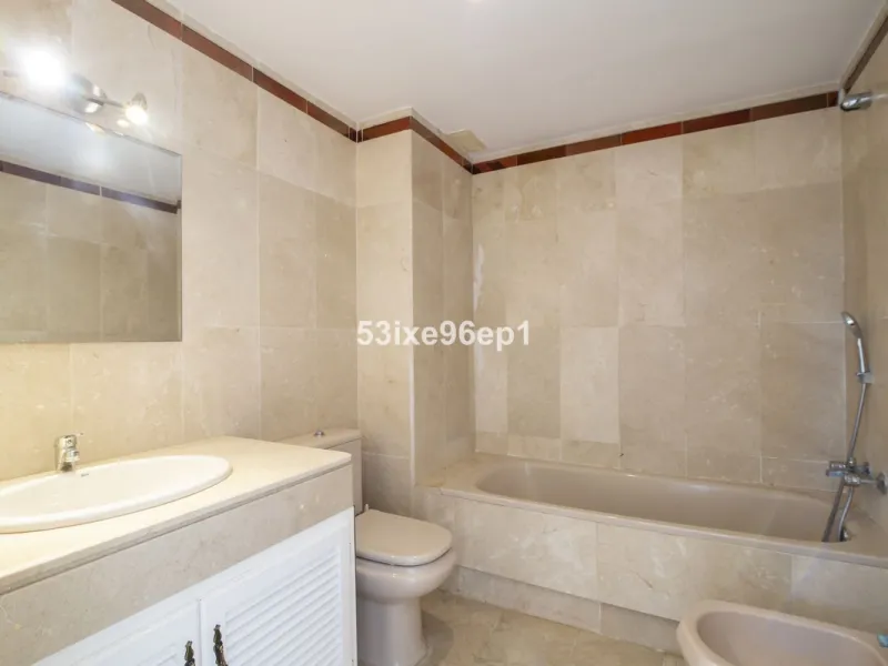 Spacious Semi-Detached Home in El Padrón, Estepona