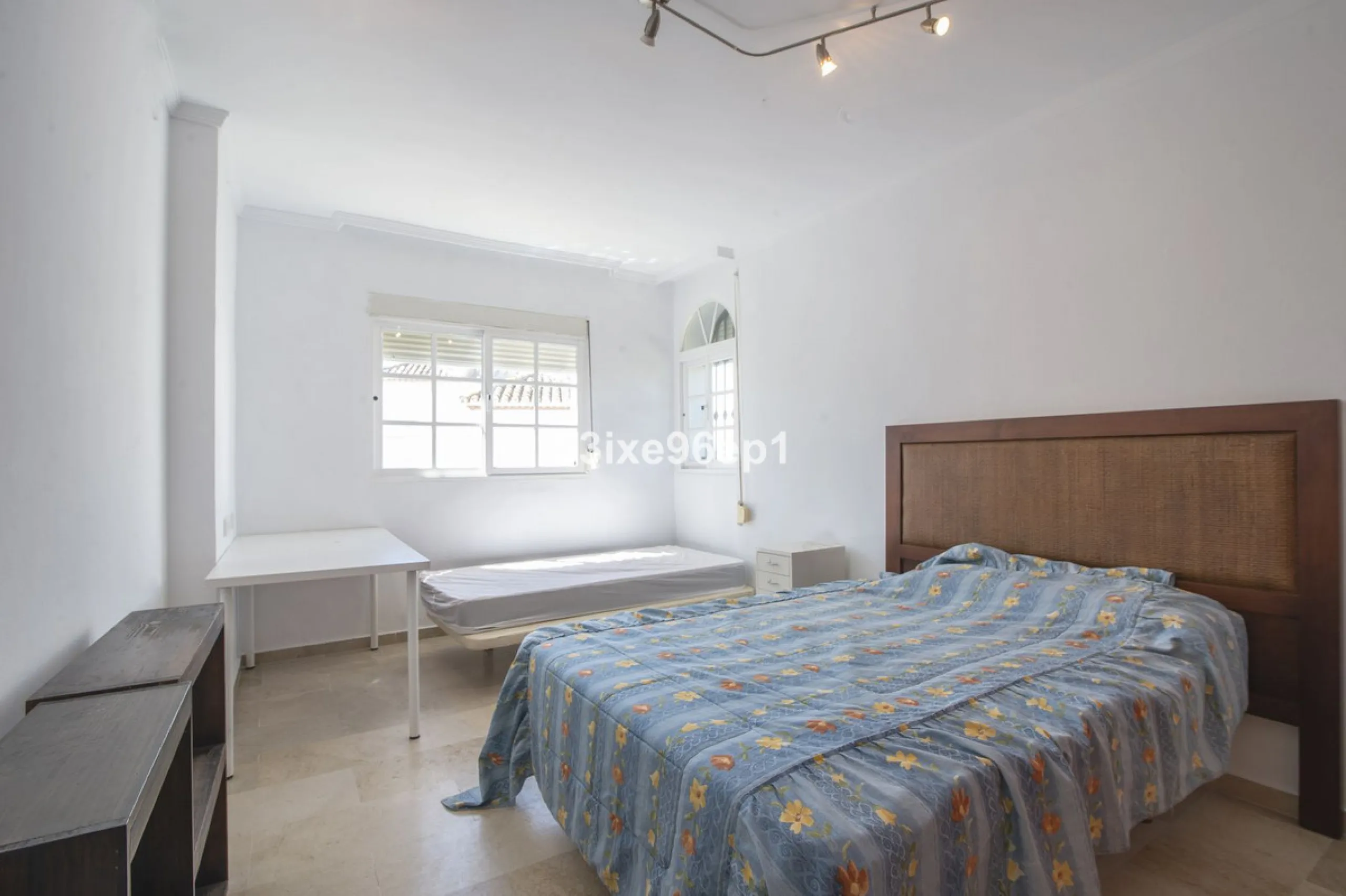 Spacious Semi-Detached Home in El Padrón, Estepona