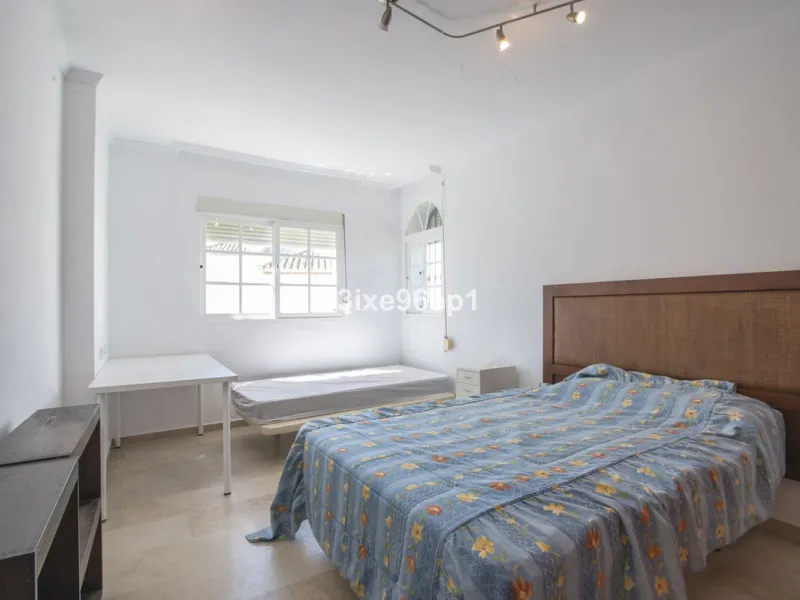 Spacious Semi-Detached Home in El Padrón, Estepona