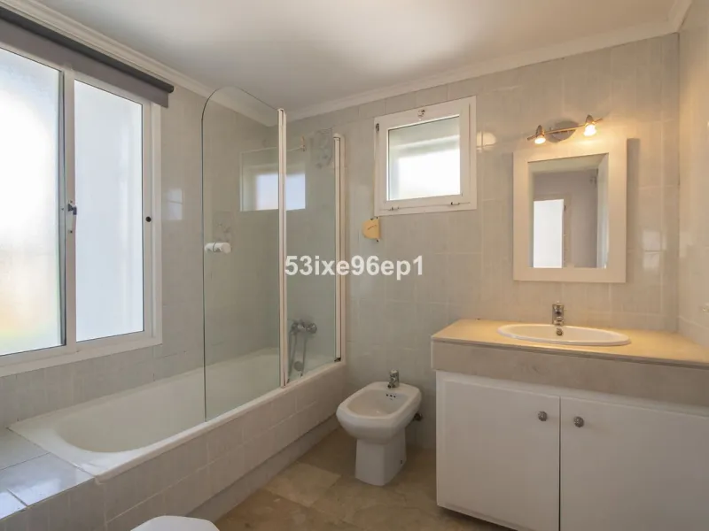 Spacious Semi-Detached Home in El Padrón, Estepona