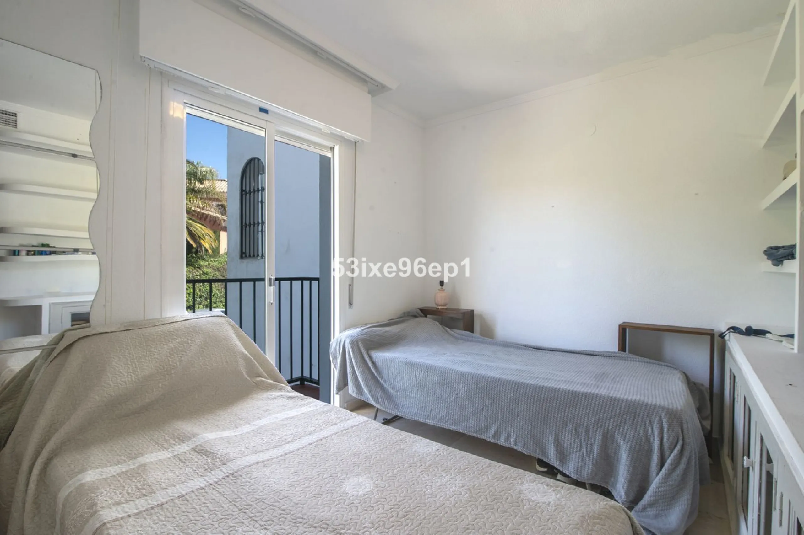Spacious Semi-Detached Home in El Padrón, Estepona