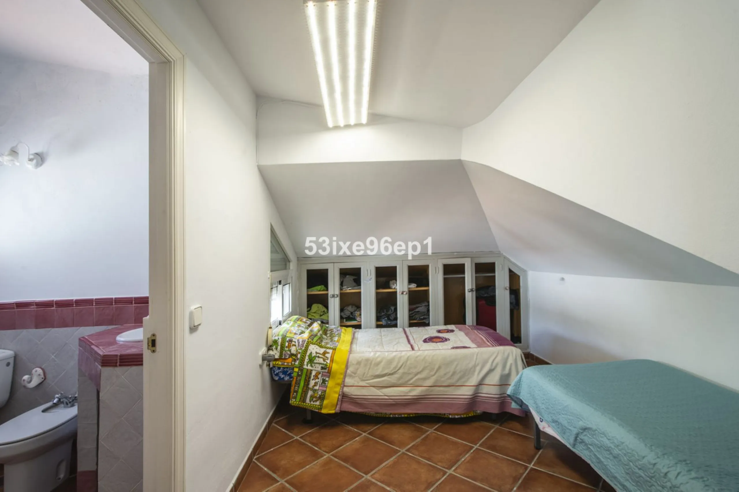 Spacious Semi-Detached Home in El Padrón, Estepona