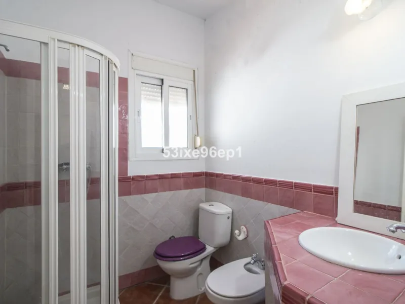 Spacious Semi-Detached Home in El Padrón, Estepona