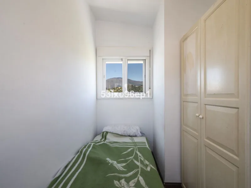 Spacious Semi-Detached Home in El Padrón, Estepona