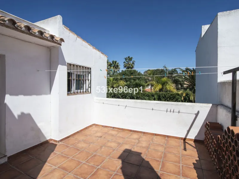 Spacious Semi-Detached Home in El Padrón, Estepona