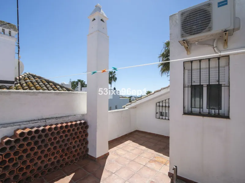 Spacious Semi-Detached Home in El Padrón, Estepona