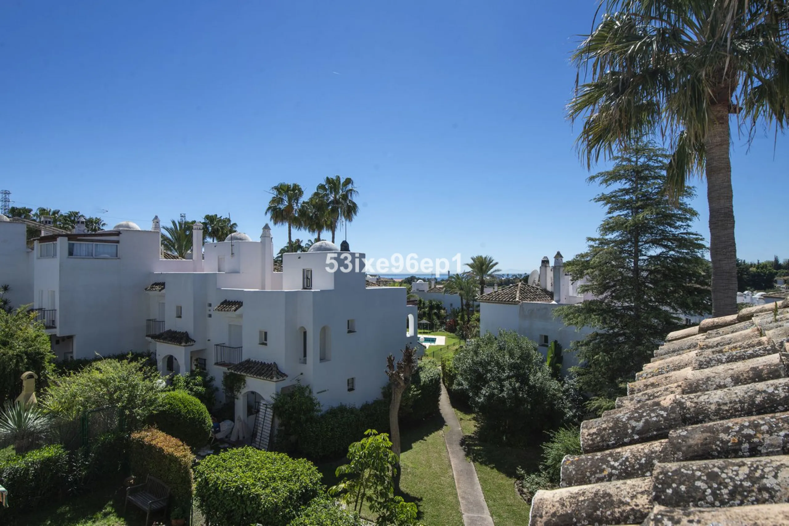 Spacious Semi-Detached Home in El Padrón, Estepona