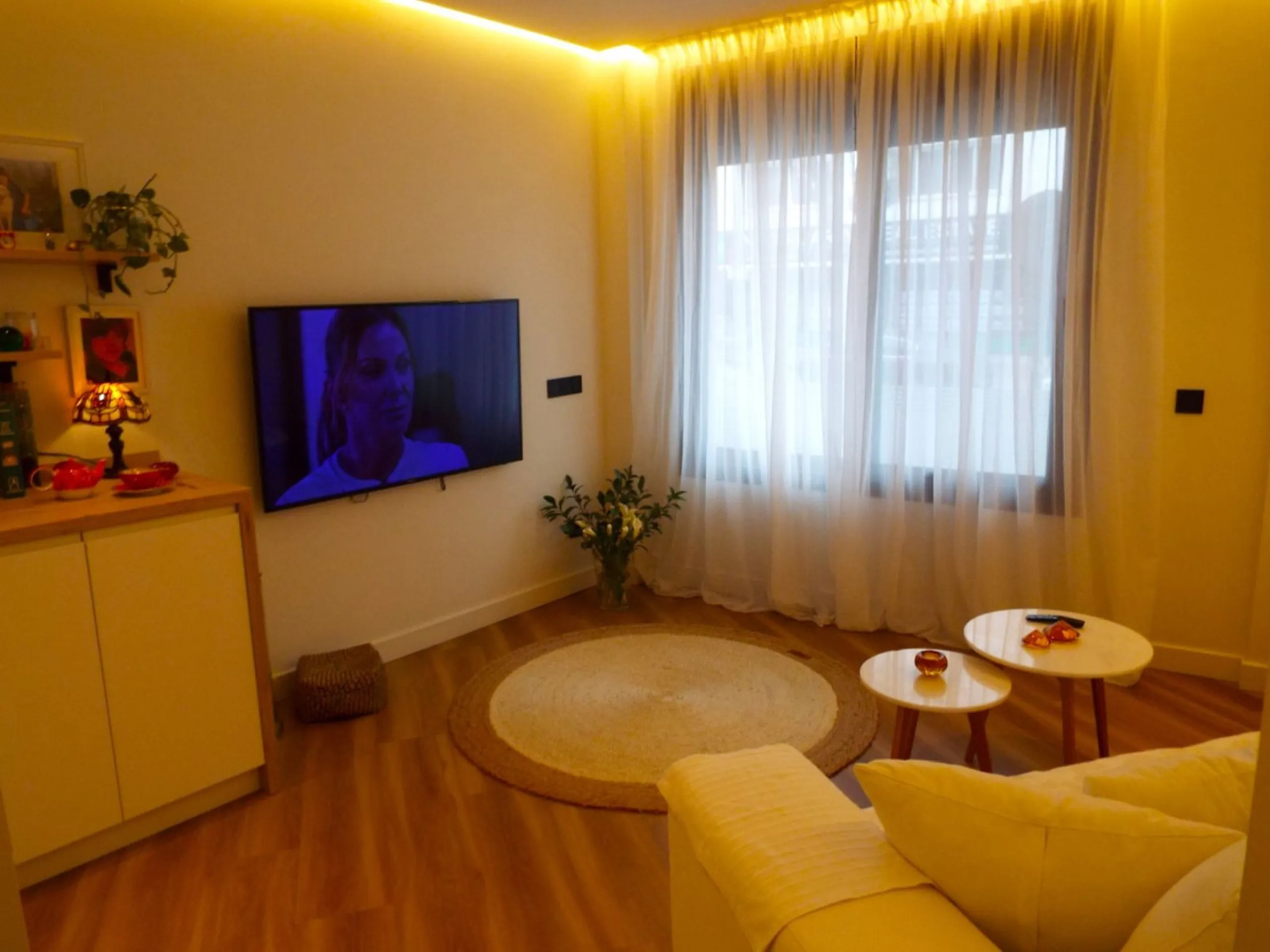 Beautiful and charming apartment for sale in the centre of Estepona, located just a few metres from the iconic La Rada beach, in one of the most sought-after and privileged areas of the town.