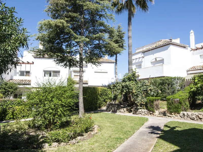 Spacious Semi-Detached Home in El Padrón, Estepona