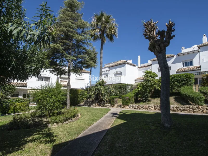 Spacious Semi-Detached Home in El Padrón, Estepona