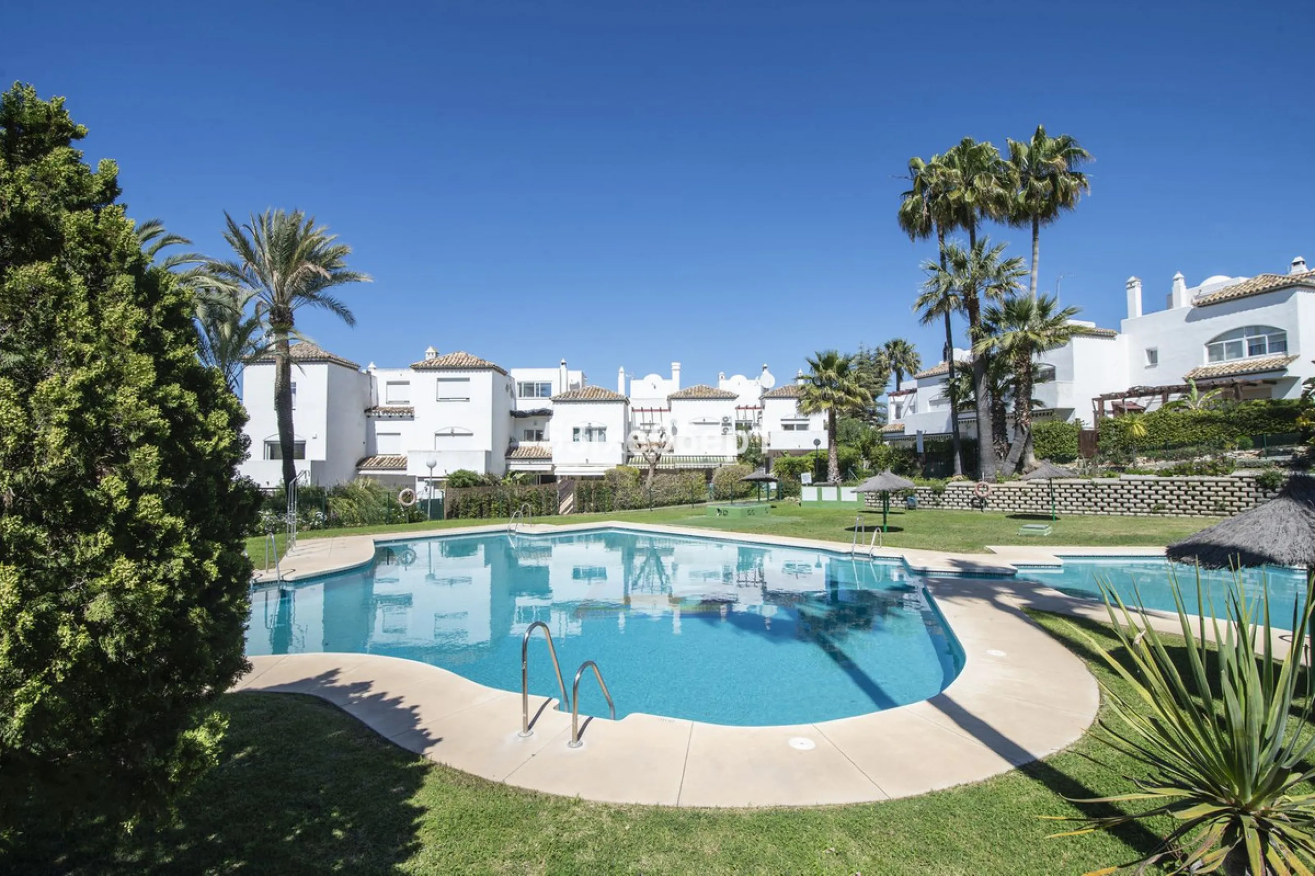 Spacious Semi-Detached Home in El Padrón, Estepona