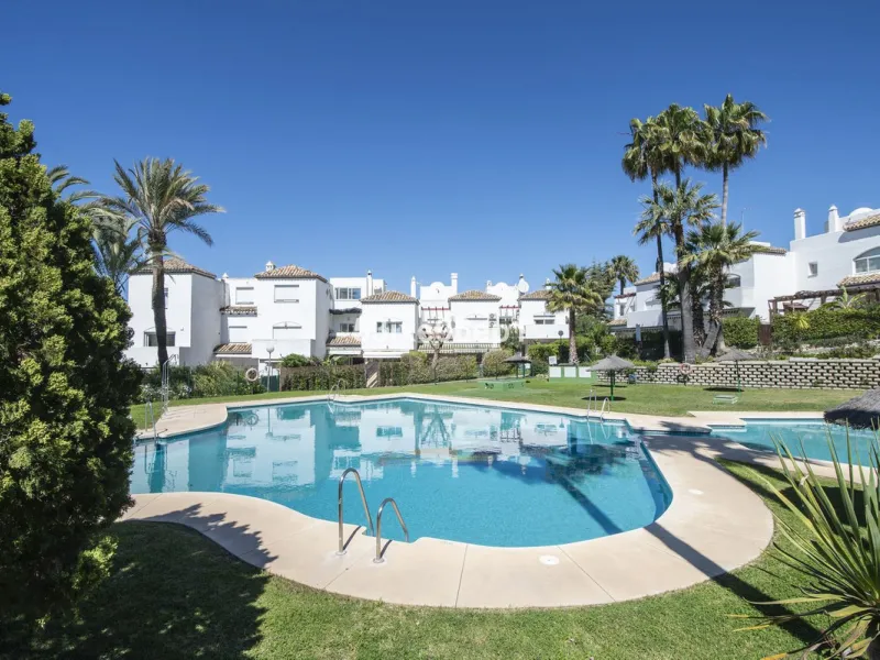 Spacious Semi-Detached Home in El Padrón, Estepona