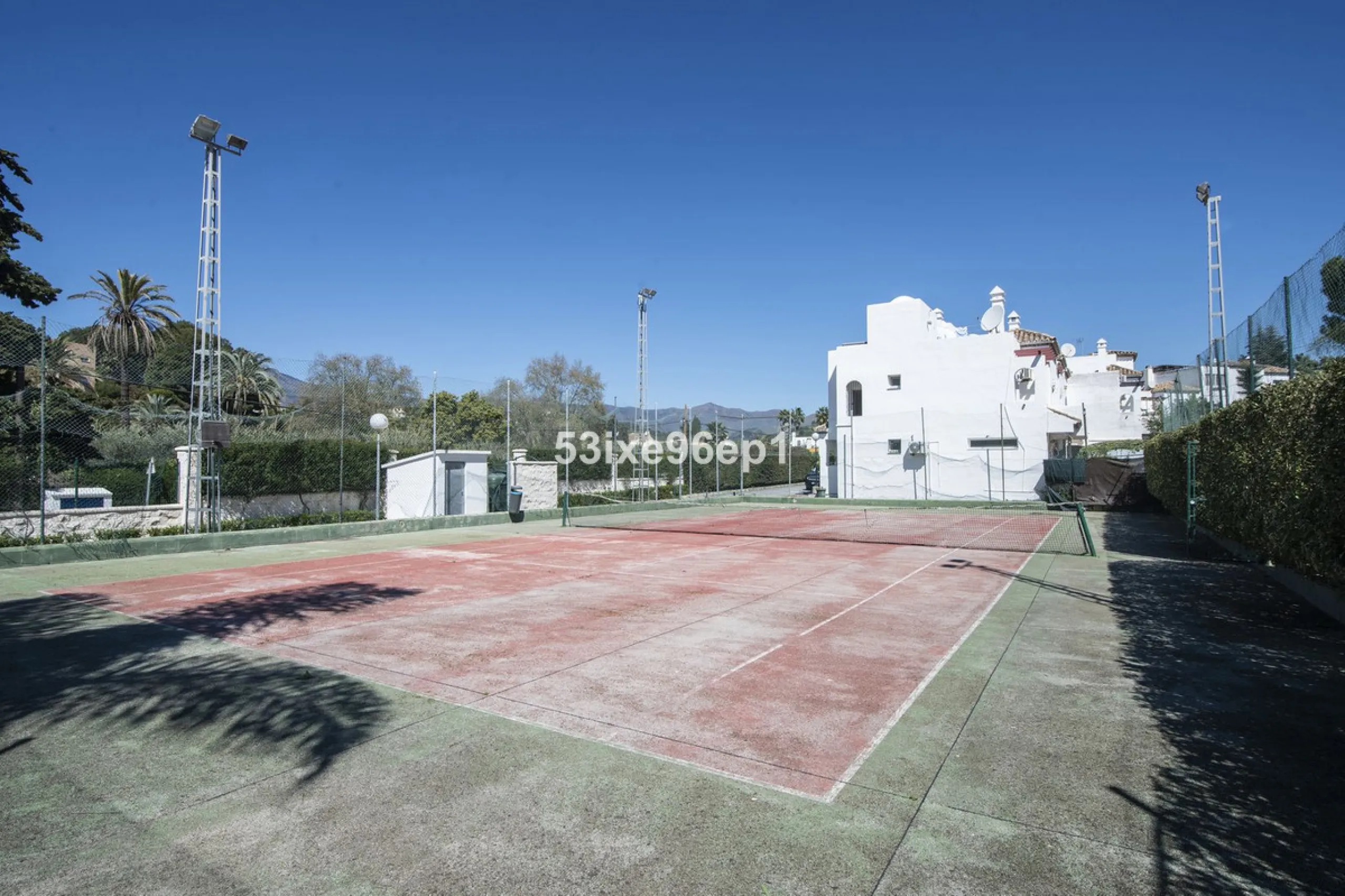 Spacious Semi-Detached Home in El Padrón, Estepona