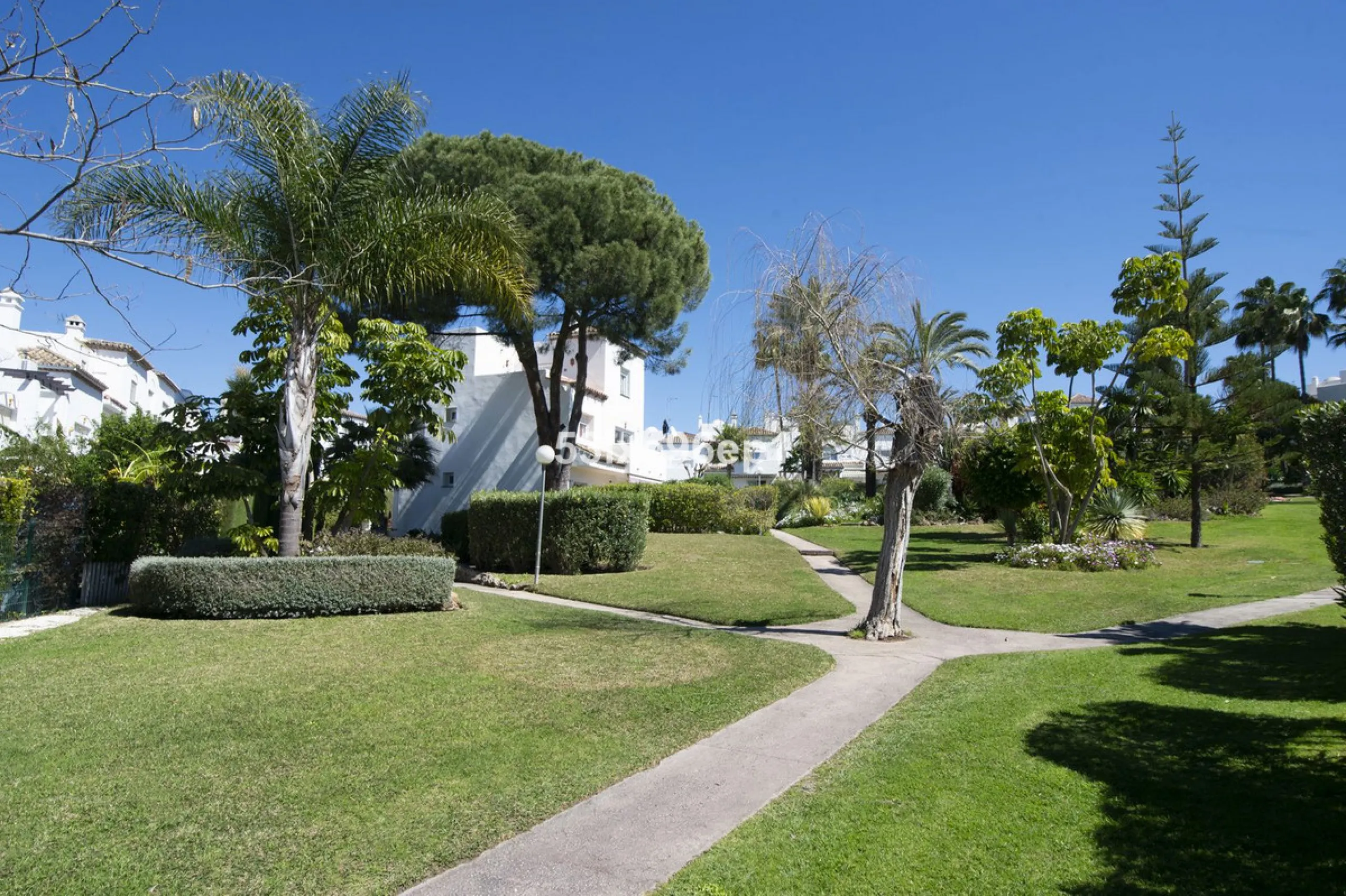 Spacious Semi-Detached Home in El Padrón, Estepona