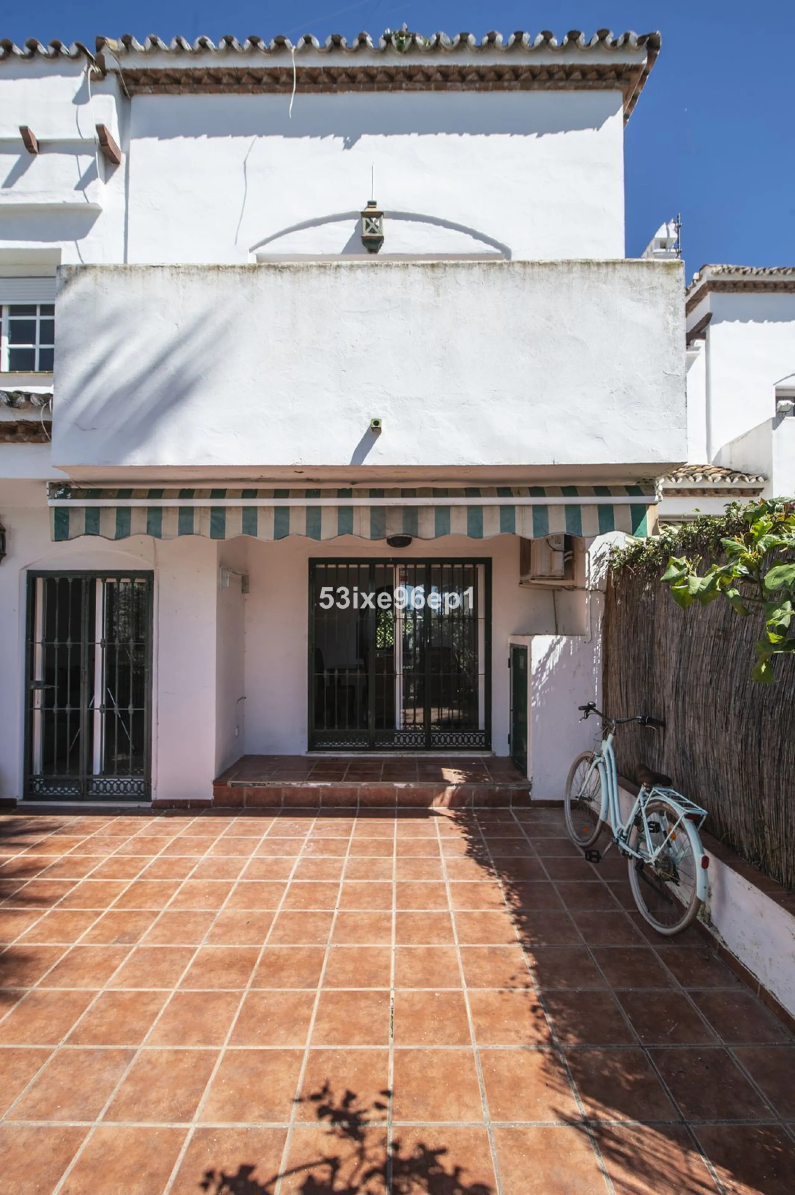 Spacious Semi-Detached Home in El Padrón, Estepona
